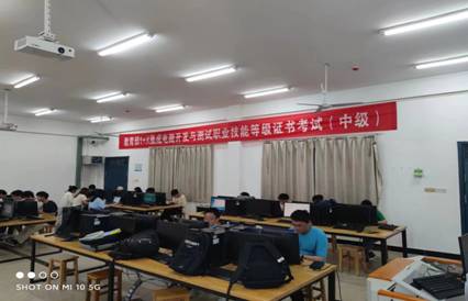 電力電子工程系順利舉...